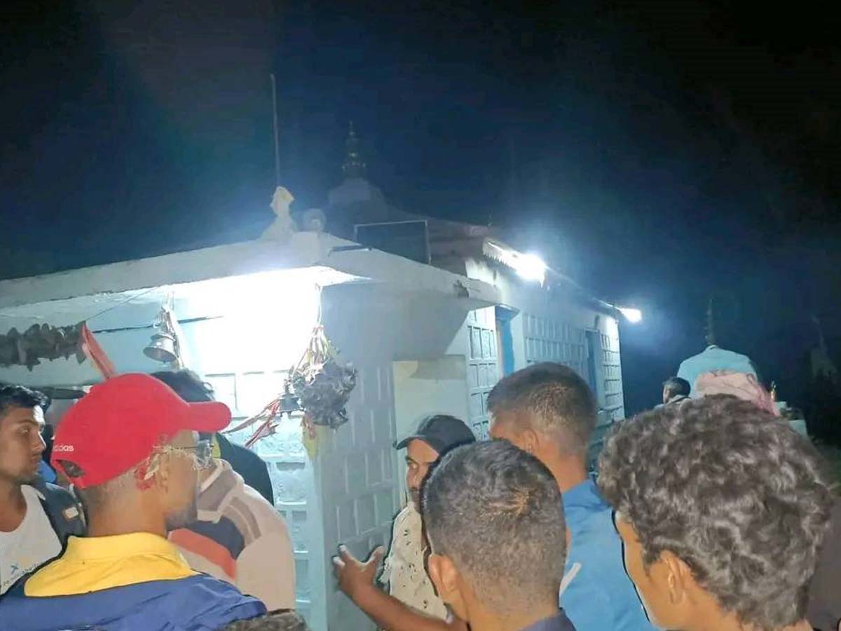 बैतडीको डिलाशैनीका अध्याँरा बस्तीमा विद्युत विस्तार गरिँदै 